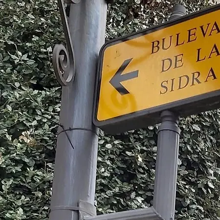 Nuevo-casco Histórico-parking Gratuito. Apartamento