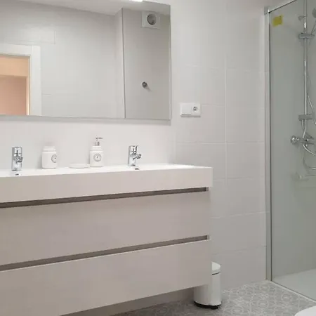 Nuevo-casco Histórico-parking Gratuito. Apartamento Oviedo